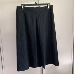Banana Republic charcoal front pleat skirt